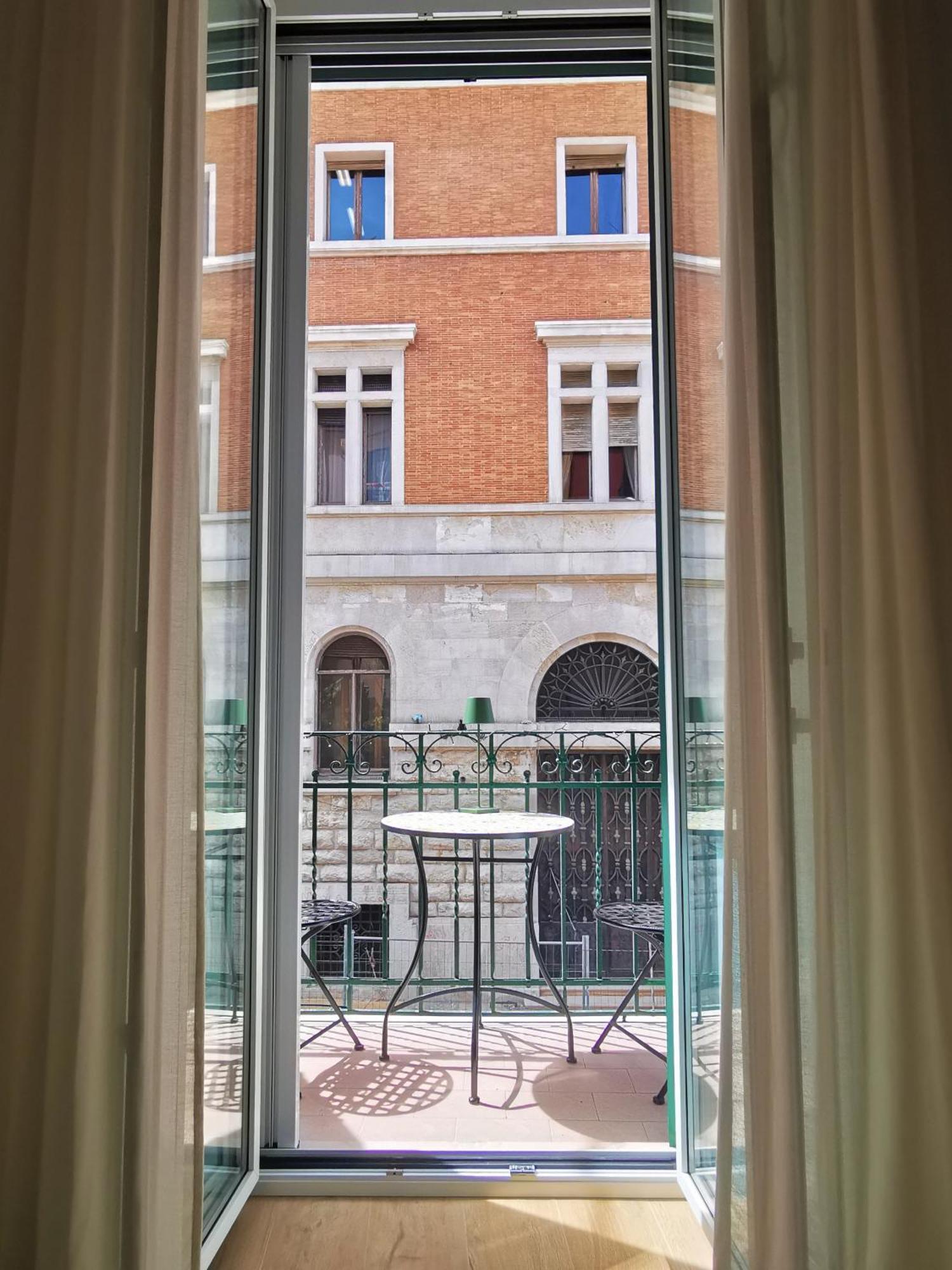 Cattaro 65 - Flexible Check-In Apartments Bari Exterior foto